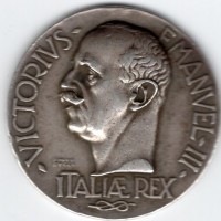 Medaglia, Vittorio Emanuele III "Scuole Italiane All' Estero", diametro 30 mm.
