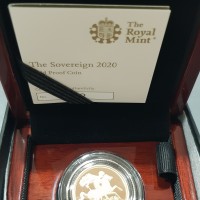 Gran Bretagna, Elisabetta II (1952-2022): sterlina 2020 PROOF, nell'elegante cofanetto in legno originale.