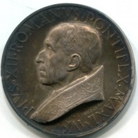 Pio XII (1939-1958): medaglia 1950 "Giubileo", opus Mistruzzi. Colpetto, patina scura