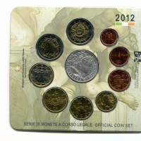 Italia 2012: serie annuale, 10 pezzi con il 2 euro commemorativo ed il 5 euro in argento " La Cappella Sistina"