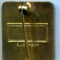 Spilla Aeronautica da camicia "6° Stormo Caccia", opus Johnson, in metallo, la parte frontale è smaltata.