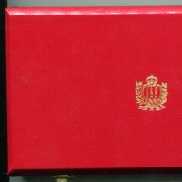 San Marino 1971: trittico di medaglie "Benvenuto Cellini", diametro 50mm, peso totale 160,43. In confezione. Scatola esterna con scritta
