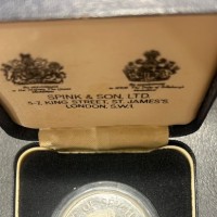 Seychelles: 25 rupie 1977 "Silver Jubilee" (KM#38), grammi 28.78. In confezione originale, capsula con qualche segno ed un colpetto al bordo