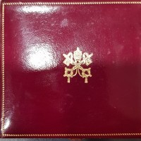 Vaticano, Pio XII (1939-1958): divisionale con oro 1950-IVB (Gigante#108+246). Nella pregiata confezione cardinalizia con lo stemma in oro su pelle, molto più rara di quella normale