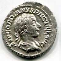 Gordiano III (238-244 d.C.): denario "PIETAS AVGVSTI" (RIC#129)