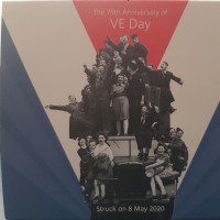 Gran Bretagna, Elisabetta II (1952-2022): sterlina 2020 "The 75th anniversary of  VE day", nell'elegante cofanetto originale. Tiratura di soli 750 esemplari in matte proof.