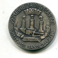 San Marino 1984: dittico di medaglie "Visita di Sandro Pertini" (bronzo e argento), in confezione, diametro 40 mm