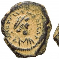 Giustiniano I (527-565 d.C.): pentanummo, zecca di Theoupolis (Sear#245; MIBE 163, DOC#272), grammi 4.20, mm 19. Ex Numismatik Naumann, 146, lotto 1100