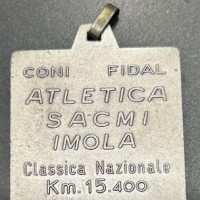 Imola 1978: medaglia gara podistica "GIRO TRE MONTI", 41x61 mm
