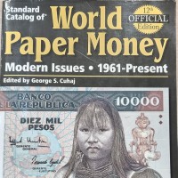 Krause Publications: World Paper Money (1961-present), dodicesima edizione. Cataloghi utilissimi e sempre più difficili da trovare da quando la casa editrici è fallita.