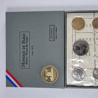 Francia, Quinta Repubblica (dal 1959): serie zecca 1972, 8 pezzi nella confezione ufficiale con scatola, busta e foglietto descrittivo