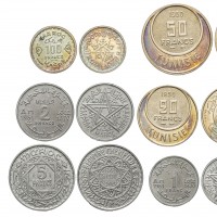 Tunisia, Protettorato Francese, Muhammad al-Amin Bey (1362-1376/1943-1957): scatola con 100-50-20 franchi 1950-ESSAI e altri  4 essai del Marocco datati 1951.
Insieme raro ed interessante