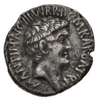 Marco Antonio (+30 a.C.): denario con Ottaviano del 41 a.C a nome di M.BARBAT (Crawford#517/2; Babelon, Antonia#51; Babelon, Julia#96, Babelon, Barbatia#2), grammi 3.44