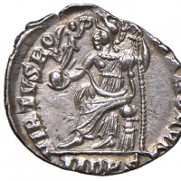 Onorio (393-423 d.C.): siliqua "VIRTVS ROMANORVM", zecca di Mediolanum (RIC#1228), grammi 1.17