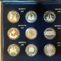 Vaticano, Giovanni Paolo II (1978-2005): serie zecca "Monetazione in argento verso l'Anno santo del 2000", 12 pezzi emessi dal 1995 al 2000 nella confezione originale. Alto valore di catalogo