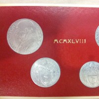 Vaticano, Pio XII (1939-1958): serie zecca 1948-X, 4 pezzi nella confezione ufficiale (Gigante#244), insieme sempre più difficile da trovare