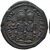 Giustino II (565-578 d.C): follis con Sophia,  zecca di Cizico (Sear#372; MIBE#50b; D.Oaks#117a), grammi 14.98, mm 32. Numismatik Naumann, 146, 1107. Ottima qualità e modulo largo