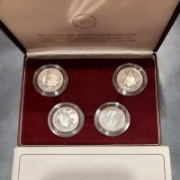 Portogallo, Repubblica (dal 1910): cofanetto con 4 pezzi da 100 escudos (KM#639a/640a/641A/642A) commemorativi dei grandi navigatori portoghesi (KM#PS7), in confezione con certificato