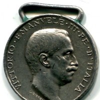 Medaglia, Vittorio Emanuele III "Campagna di Libia", colpetti al bordo
