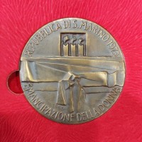 San marino: medaglia 1973 "Emancipazione della Donna", opus Luciano Ceschia, mm 50, grammi 75.65. Nella confezione originale con certificato di autenticità