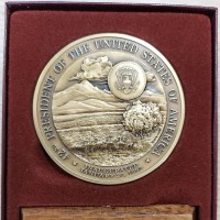 USA: 1993 "Presidential Inauguration Medal - W.J. Clinton" in confezione originale, 70 mm, grammi 172.2