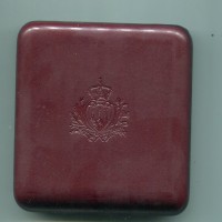 San Marino 2006-2007: medaglia "Presidenza comitato dei ministri del Consiglio d'Europa", in confezione originale (grammi 50.00 argento 986/°°), scatola esterna lievemente rovinata ma astuccio e medaglia perfetti