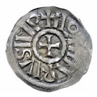 Milano, Lotario I (843-855): denaro "MEDIOLA" (MIR#8; CNI#1/18; MEC#821), grammi 1.52, mm 22. Bellissima patina di monetiere