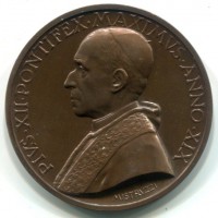 Pio XII (1939-1958): medaglia annuale 1957-XIX, opus Mistruzzi (Cusumano/Modesti#182), diametro 44 mm. Conservazione eccezionale