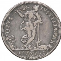 Roma, Innocenzo XII (1691-1700): 1/2 piastra 1692-II (Muntoni#35,var.I; CNI#27), grammi 15.76