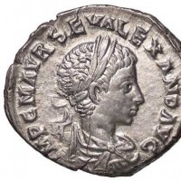 Alessandro Severo (222-235 d.C.): denario "PIETAS AVG" (Cohen#1896, grammi 3,06. Frattura di conio ma grande qualità, fondi lucenti