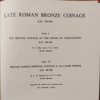 Hill P.V-Kent J.P.C.: "Late Roman Coinage a.D. 324-498", Londra 1972, 114 pagine, 3 tavole. macchia di umidità sulla copertina